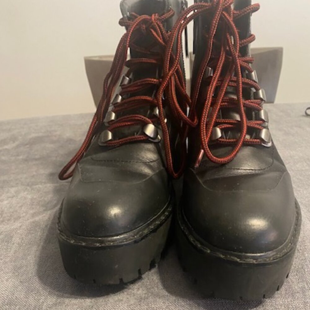 Zara womens black leather lace-up boots with lug soles. size 40.